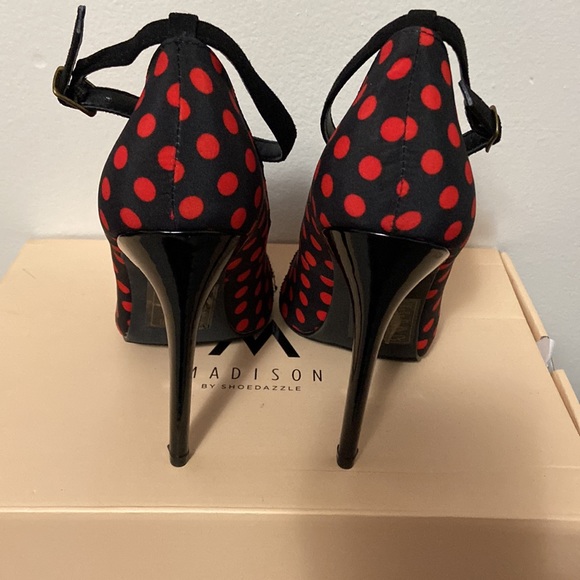 Shoedazzle polka dot heels 8 - Picture 5 of 10